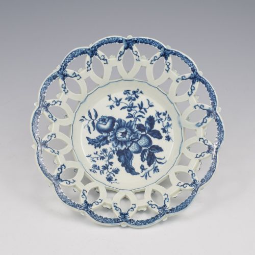 DR WALL FIRST PERIOD WORCESTER PORCELAIN PINE CONE CIRCULAR BASKET C1775