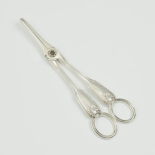 Fine Pair Of Victorian Sterling Silver Grape Scissors 1895 Goldsmiths & Silversmiths Co. Gibson & Langman