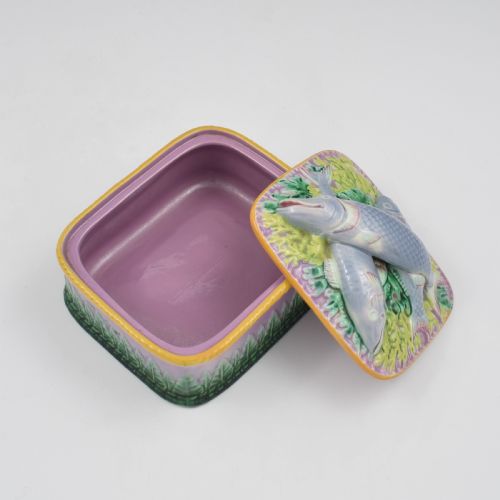 STUNNING VICTORIAN GEORGE JONES PINK LILAC MAJOLICA SARDINE BOX MODEL 1805 C1875 - ADDITIONAL PHOTO 8