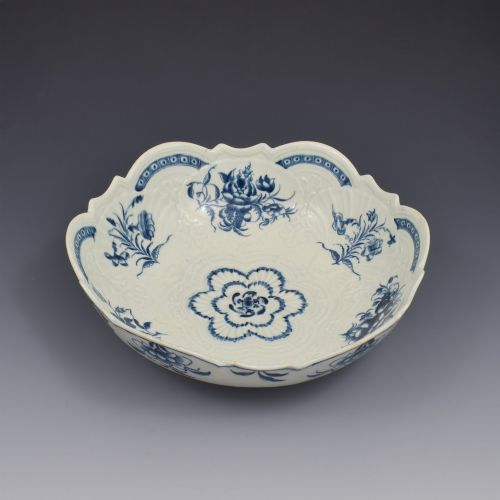 FIRST PERIOD DR WALL WORCESTER PORCELAIN BLUE WHITE FLORAL JUNKET DISH C1770