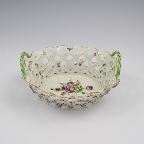 STUNNING FIRST PERIOD DR WALL WORCESTER PORCELAIN POLYCHROME CHESTNUT BASKET C1770