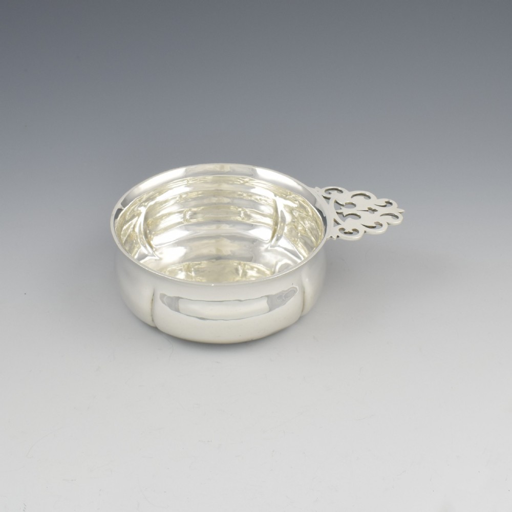 Edwardian Silver Quaich / Porringer William Comyns & Sons View IV