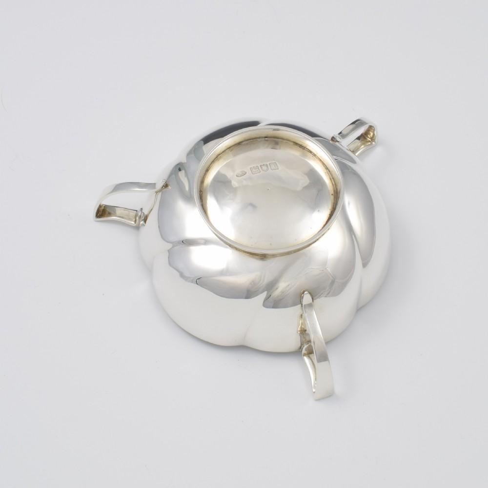 Edwardian Art Nouveau Silver Three Handle Quaich / Tyg  View X
