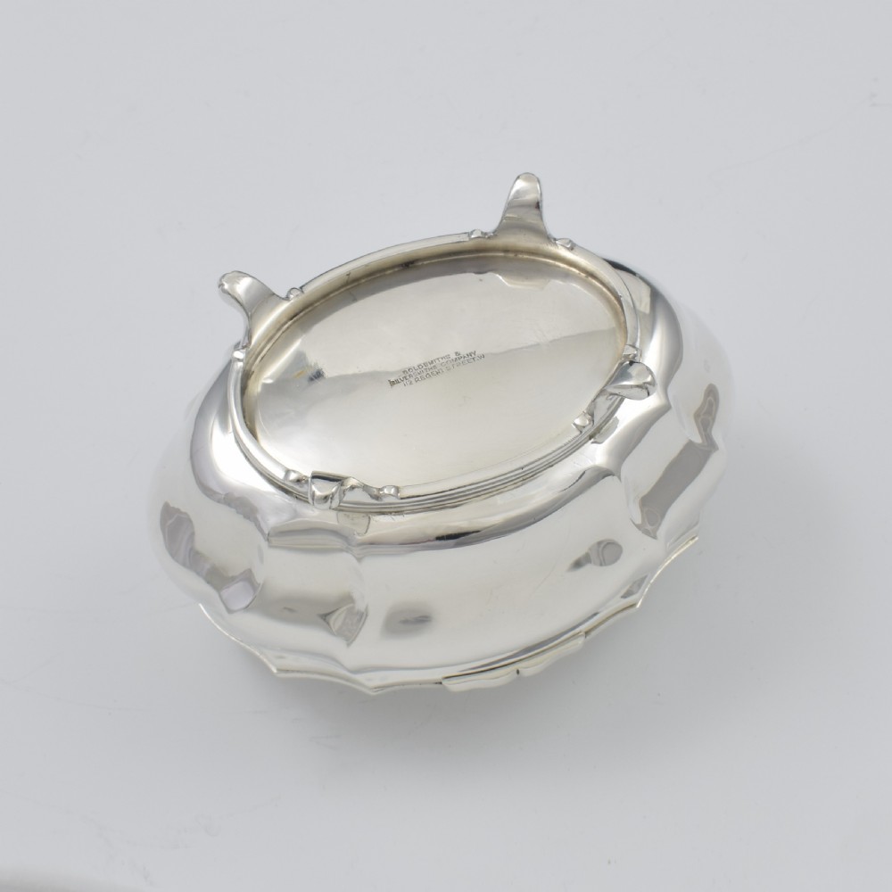 Fine George V Silver Bombe Shape Sugar Box / Tea Caddy  View XII