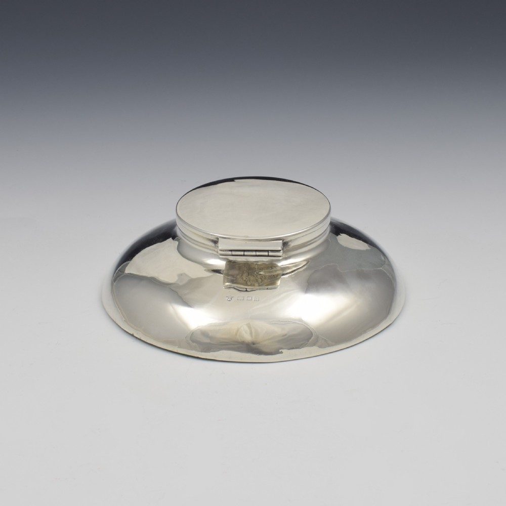 Stylish Large Low Profile Circular Silver Inkwell Art Deco 1919 View VI