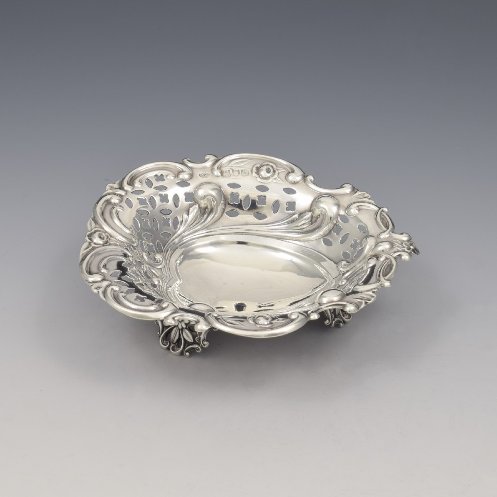 Large Edwardian Silver Heart Shaped Pierced Trinket / Bonbon Dish Comyns View IV