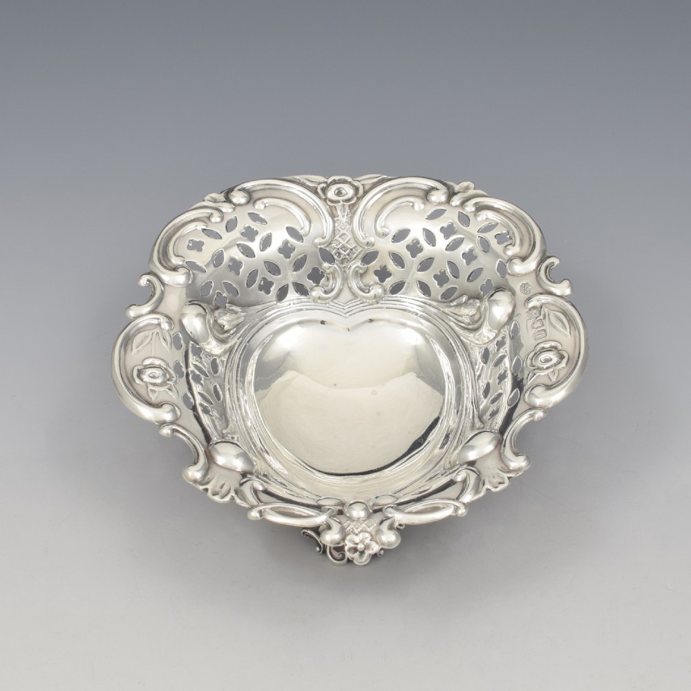 Large Edwardian Silver Heart Shaped Pierced Trinket / Bonbon Dish Comyns View VI