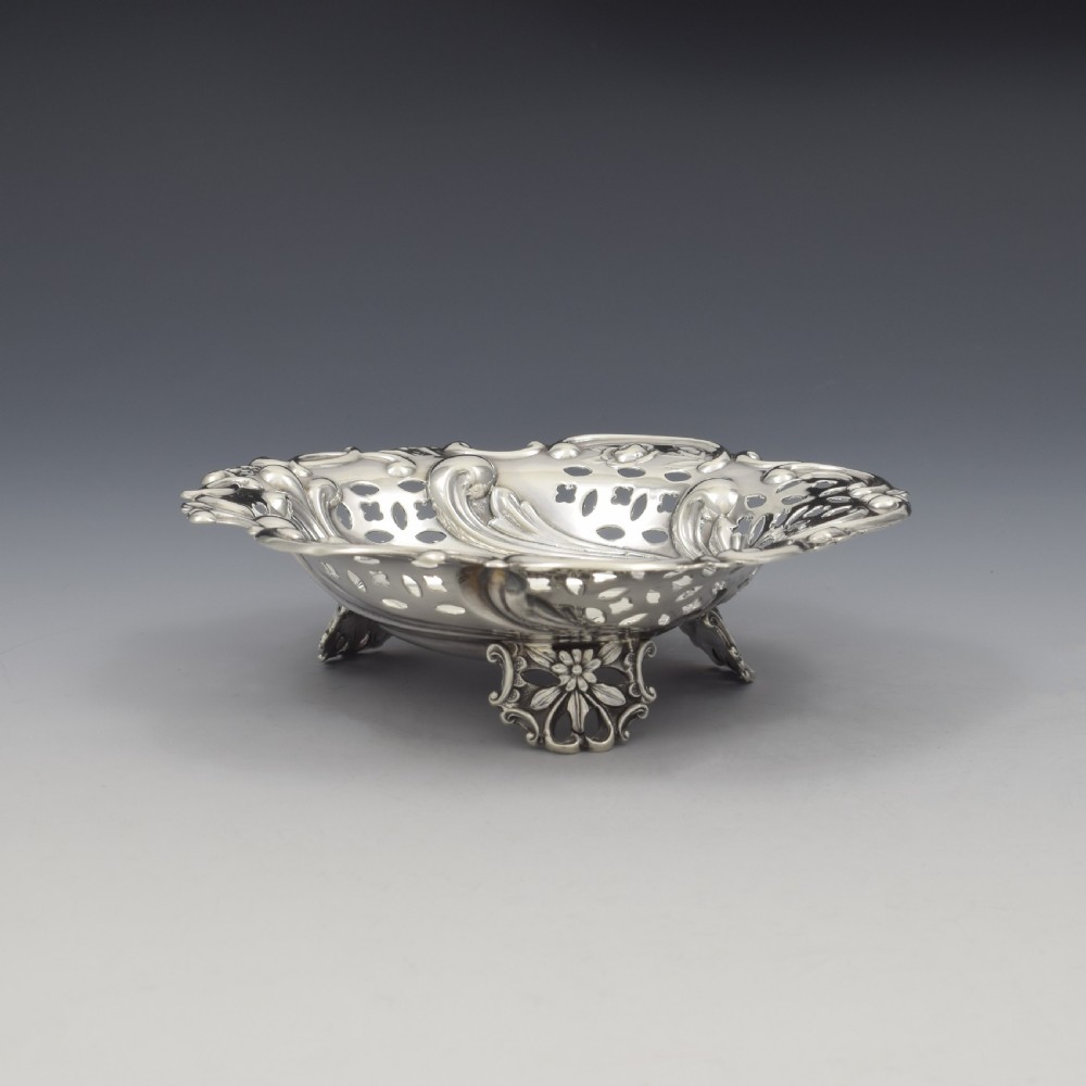 Large Edwardian Silver Heart Shaped Pierced Trinket / Bonbon Dish Comyns View IX