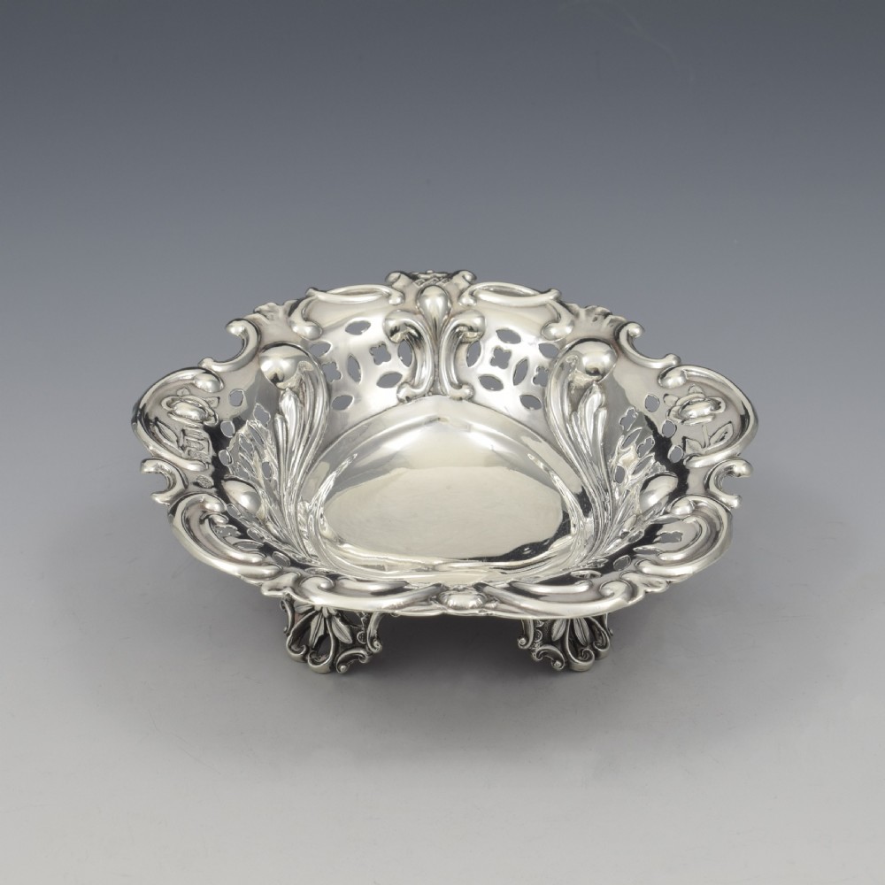 Large Edwardian Silver Heart Shaped Pierced Trinket / Bonbon Dish Comyns View XI