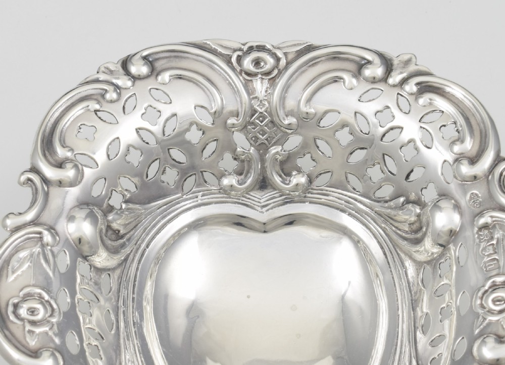 Large Edwardian Silver Heart Shaped Pierced Trinket / Bonbon Dish Comyns View XIII