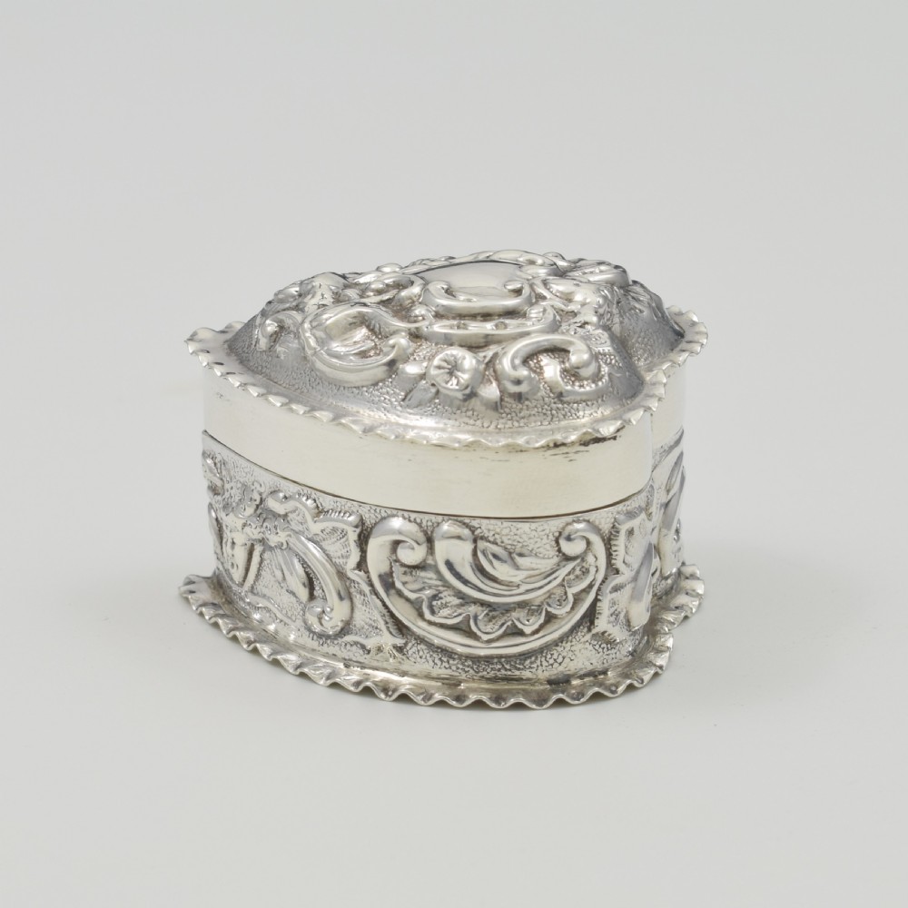 Victorian Small Silver Embossed Heart Shape Trinket / Jewellery Box William Comyns View VIII