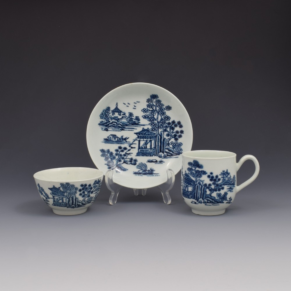 First Period Worcester Porcelain Tea & Coffee Trio The Man In The Pavilion Pattern c.1760