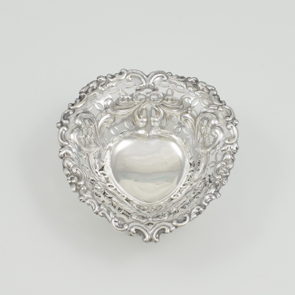Victorian Heart Shaped Pierced Pedestal Bonbon / Trinket Dish William Comyns  View II