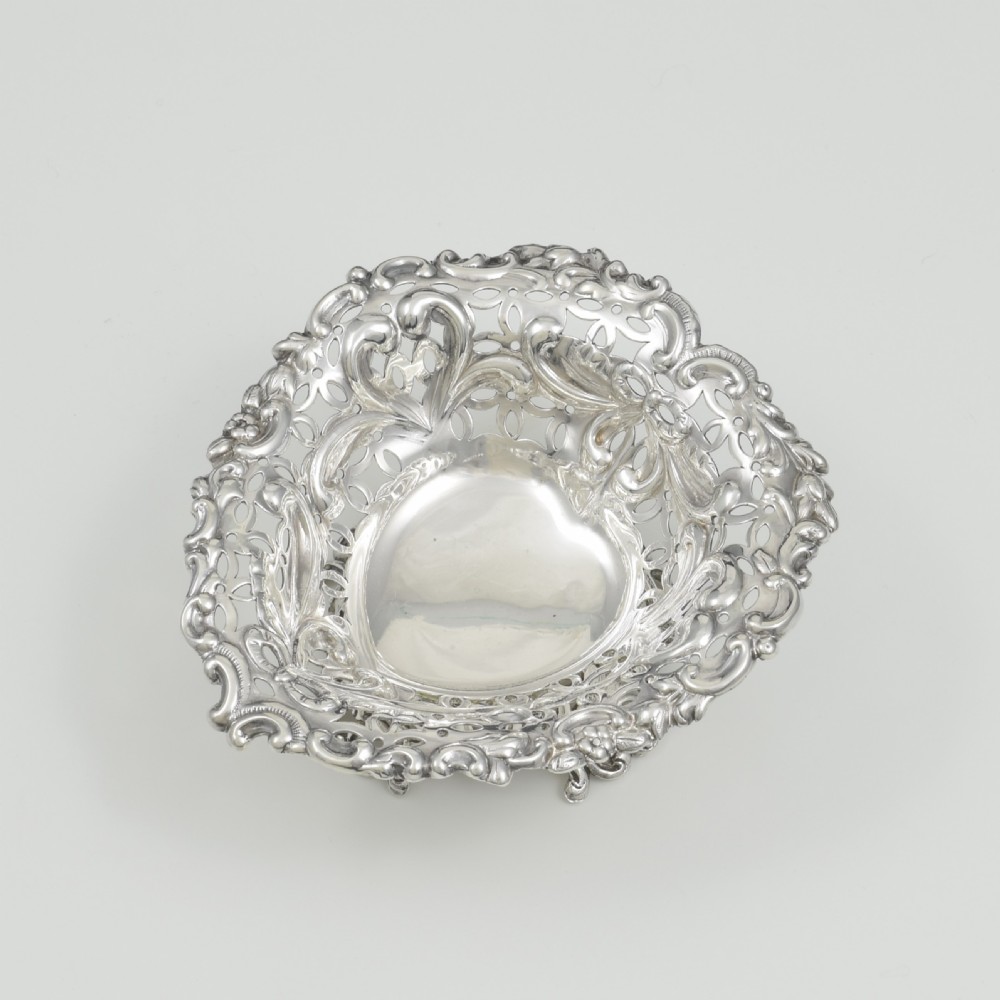 Victorian Heart Shaped Pierced Pedestal Bonbon / Trinket Dish William Comyns  View III
