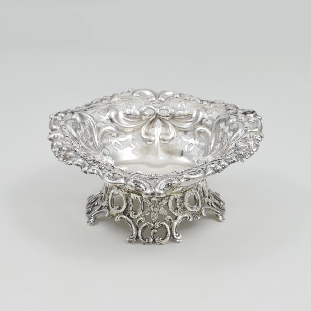 Victorian Heart Shaped Pierced Pedestal Bonbon / Trinket Dish William Comyns  View XI