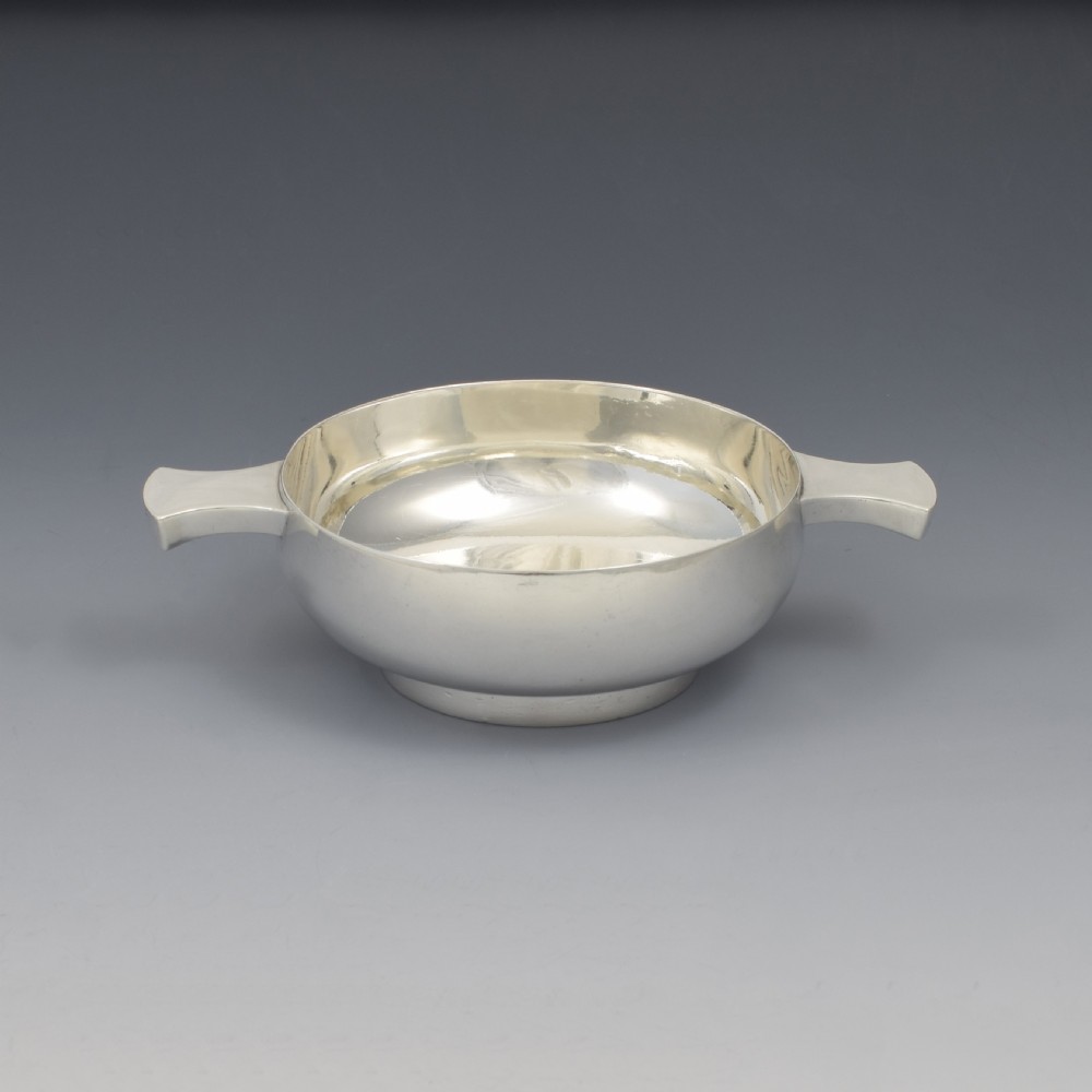 Lovely Art Deco Silver Quaich Chester Hallmarks Charles Perry & Co. 1927 View IV