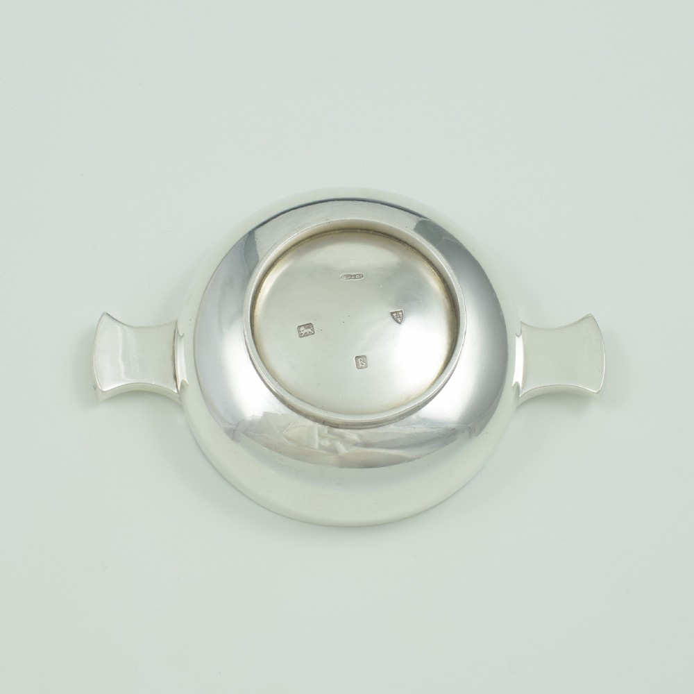 Lovely Art Deco Silver Quaich Chester Hallmarks Charles Perry & Co. 1927 View VI