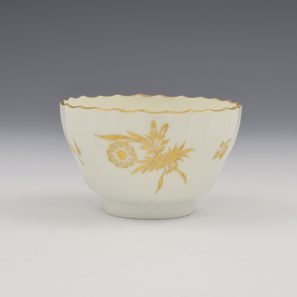 Fine Flight Worcester Porcelain Spiral Fluted Tea Bowl Gilt Flowers c.1785 View III