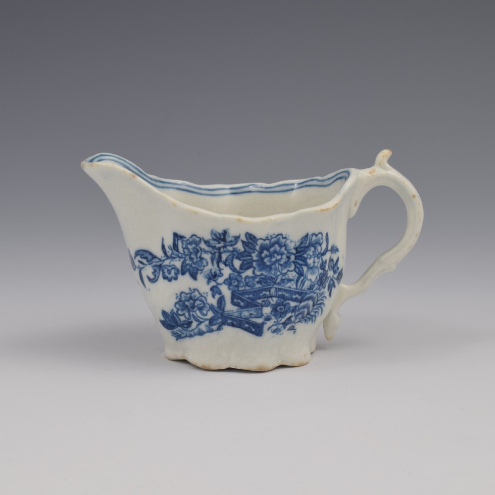 Caughley Porcelain Blue & White Fence Low Chelsea Ewer Cream Boat c.1780