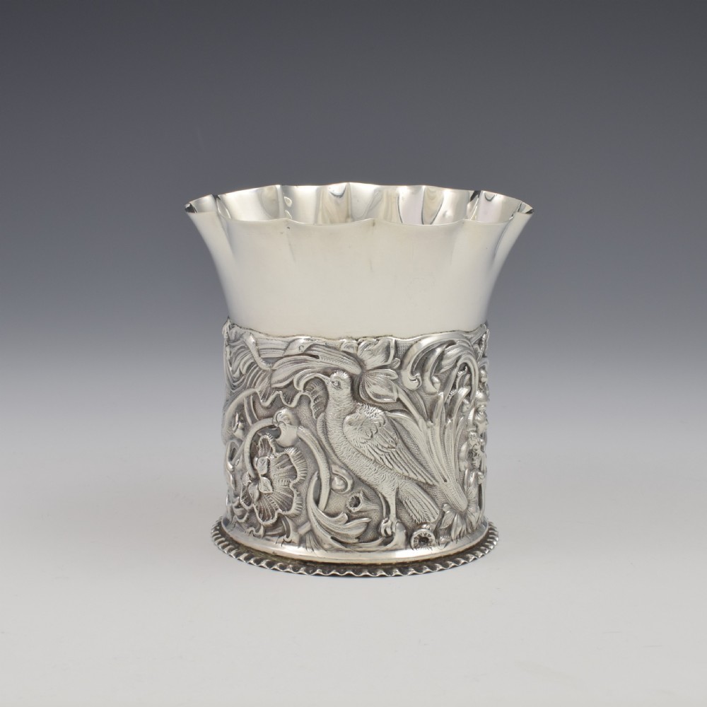 Stunning Art Nouveau Embossed Birds Silver Frill Vase / Pen Pot William Comyns 1892 View III