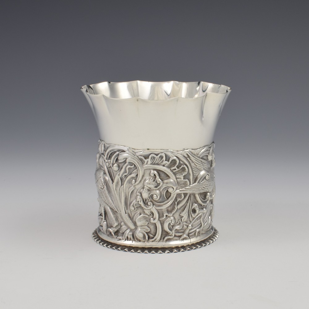 Stunning Art Nouveau Embossed Birds Silver Frill Vase / Pen Pot William Comyns 1892 View IV