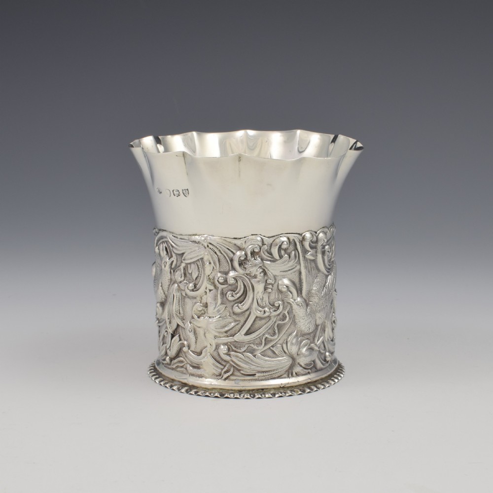Stunning Art Nouveau Embossed Birds Silver Frill Vase / Pen Pot William Comyns 1892 View VI