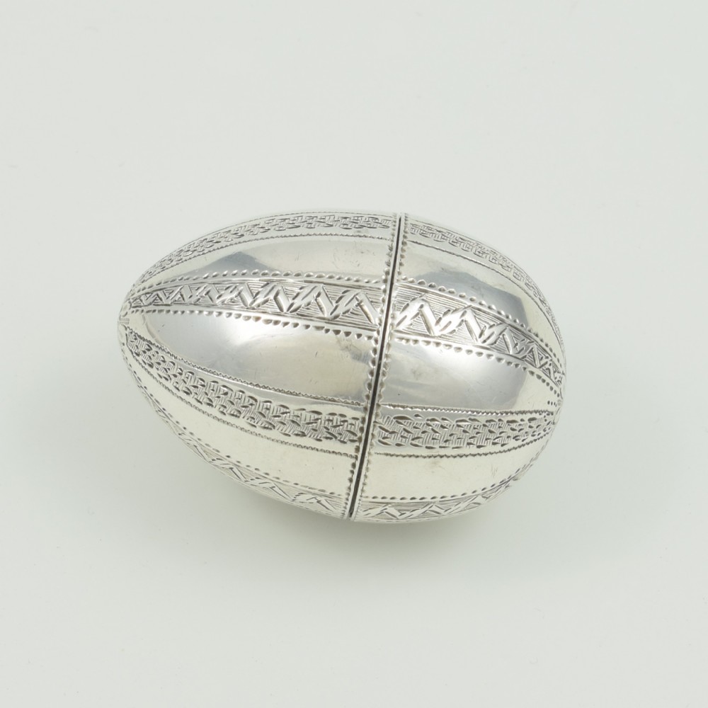 Stunning Rare Georgian Bright Cut Engraved Silver Egg Nutmeg Grater Samuel Meriton c.1775