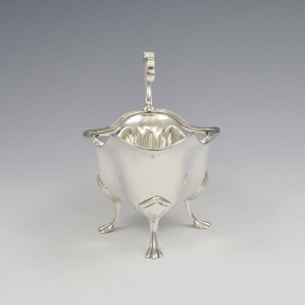 Stunning Edwardian Art Nouveau Quatrefoil Silver Sauce Boat / Sauceboat  View V
