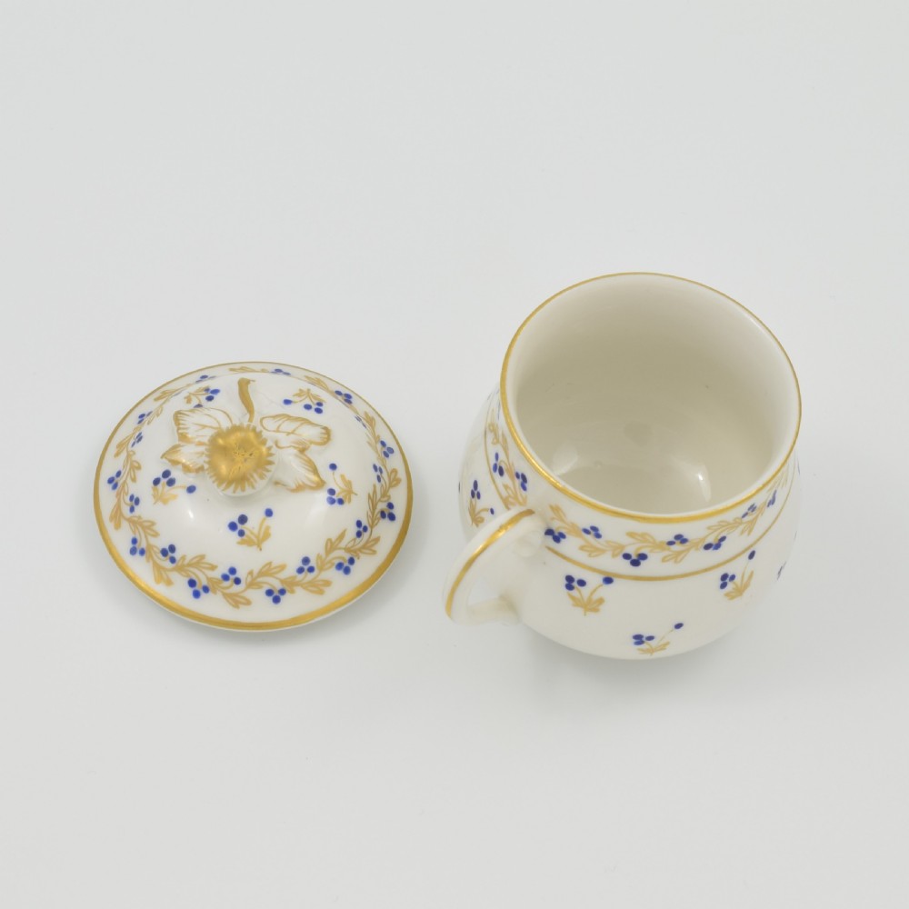 Lovely French Paris Porcelain Custard Cup & Cover c.1870 (Pot à Crème) View XI