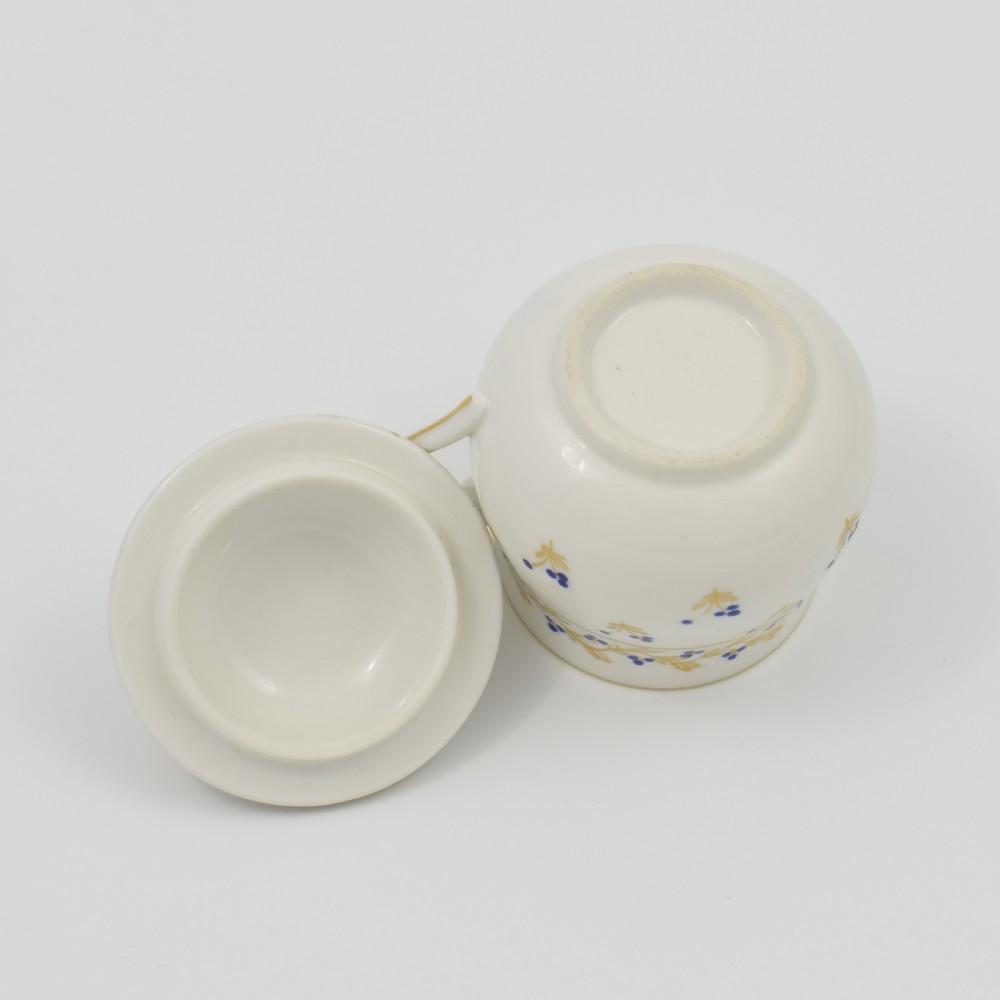Lovely French Paris Porcelain Custard Cup & Cover c.1870 (Pot à Crème) View XII