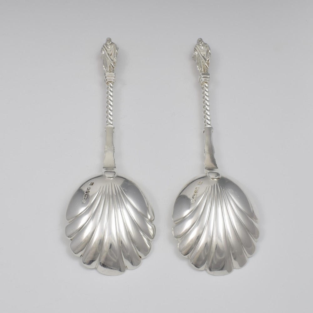 Stunning Pair Of Victorian Cased Silver Scallop Shell Serving Spoons View VII