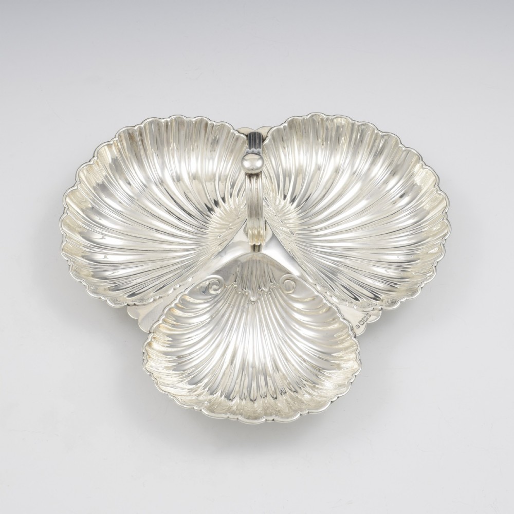 Large English Sterling Silver Trefoil Shell Serving Dish 1900 Harrison Brothers & Howson