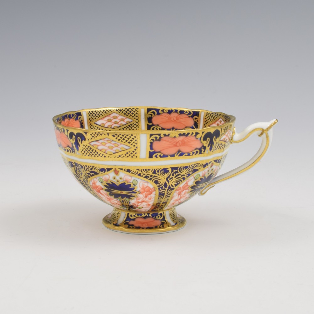 Stunning Royal Crown Derby Pedestal Cup & Saucer Imari 1128  View V