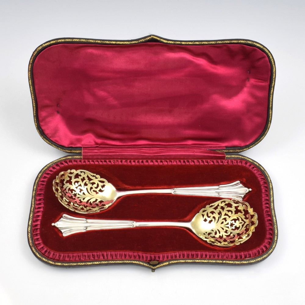 Stunning Edwardian Cased Pair Of Pierced Sterling Silver Serving Spoons View III