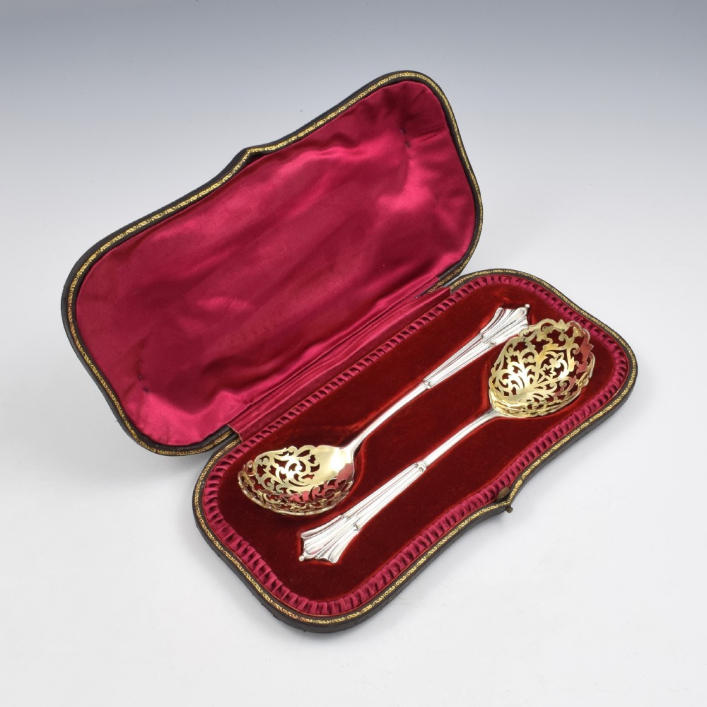 Stunning Edwardian Cased Pair Of Pierced Sterling Silver Serving Spoons View IV