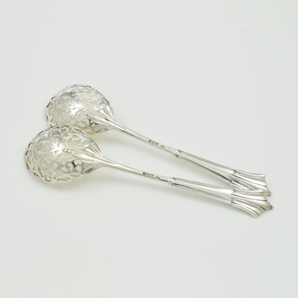 Stunning Edwardian Cased Pair Of Pierced Sterling Silver Serving Spoons View XV