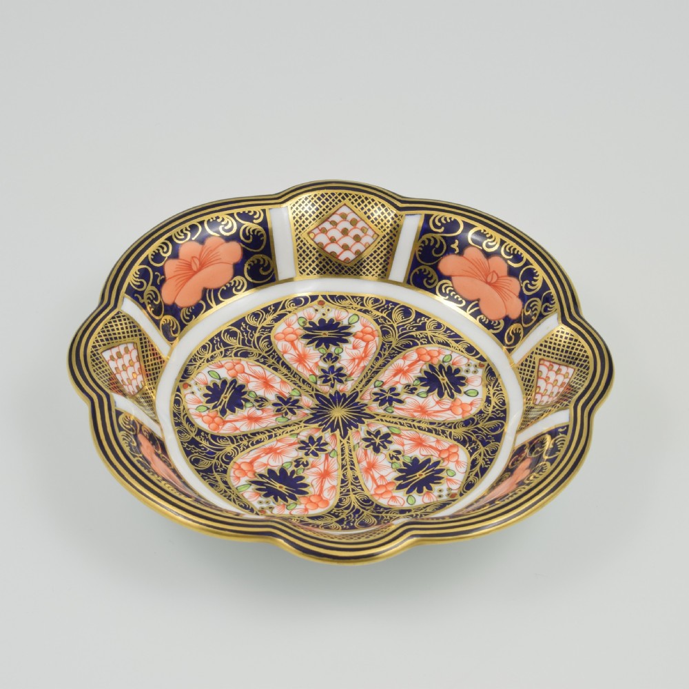 Stunning Antique Royal Crown Derby Imari Porcelain Lobed Dish 1128 1923 View II