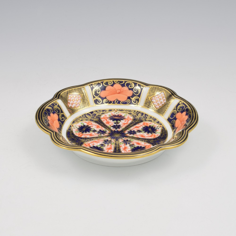 Stunning Antique Royal Crown Derby Imari Porcelain Lobed Dish 1128 1923 View III