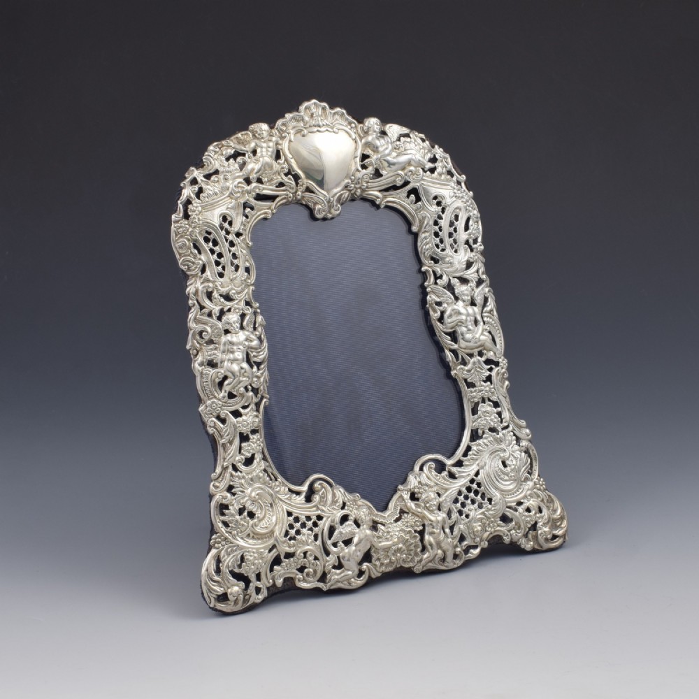 Stunning Ornate Victorian Pierced & Embossed Cherubs Silver Photo Frame 1894 Comyns