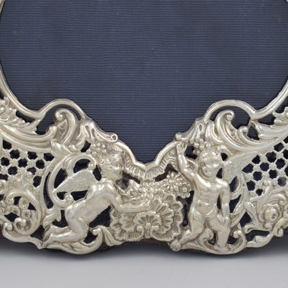 Stunning Ornate Victorian Pierced & Embossed Cherubs Silver Photo Frame 1894 Comyns View VI