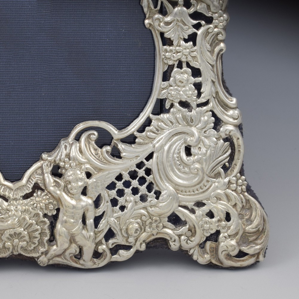 Stunning Ornate Victorian Pierced & Embossed Cherubs Silver Photo Frame 1894 Comyns View VII