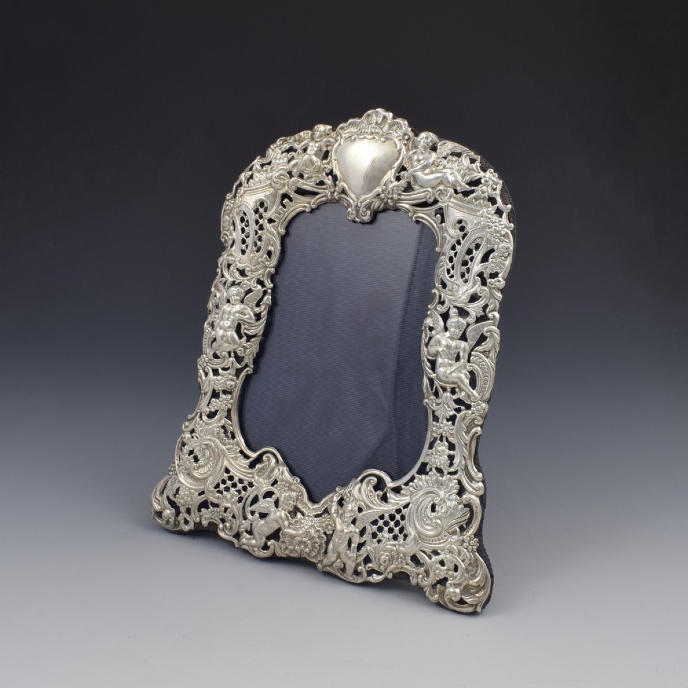Stunning Ornate Victorian Pierced & Embossed Cherubs Silver Photo Frame 1894 Comyns View X