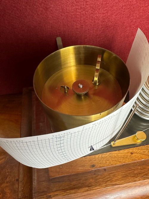 WALNUT CASED BAROGRAPH CIRCA 1890 BAROMETER - ADDITIONAL PHOTO 3