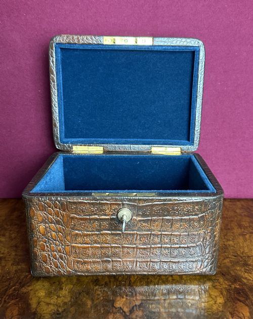 IMMACULATE CONDITION CROCODILE JEWELLERY BOX CIRCA 1890 - ADDITIONAL PHOTO 1