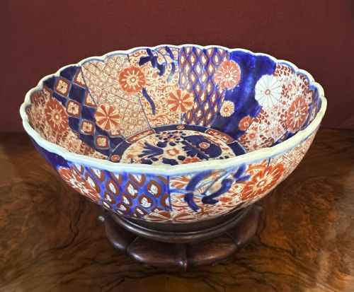 IMARI FLUTED BOWL CIRCA 1900 - ADDITIONAL PHOTO 1