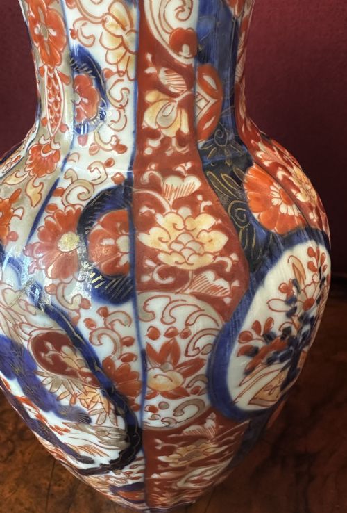 FLUTED BODY IMARI VASE CIRCA 1910 - ADDITIONAL PHOTO 6