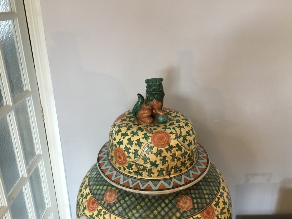 Pair of Oriental vases circa 1920 View II