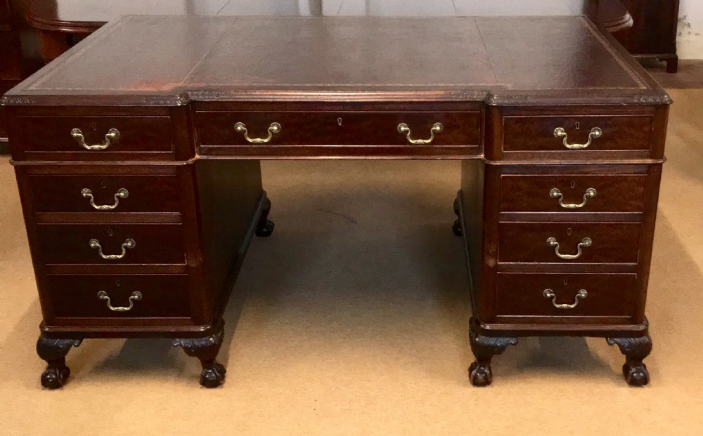 Good and large Edwardian mahogany pedestal desk View VII