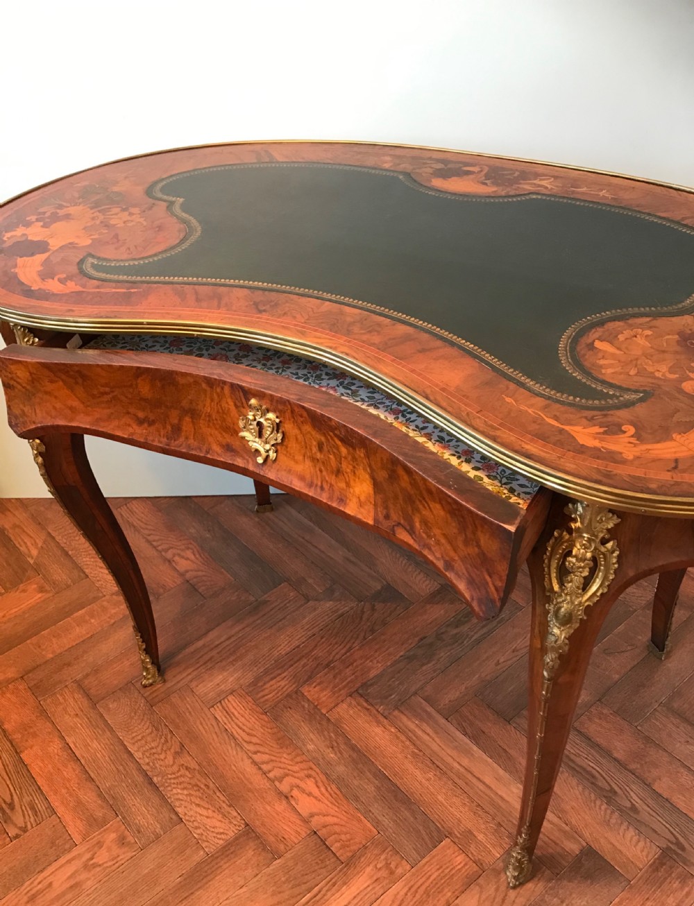 Desk, writing table , circa 1870. Antique kidney shaped desk. View X