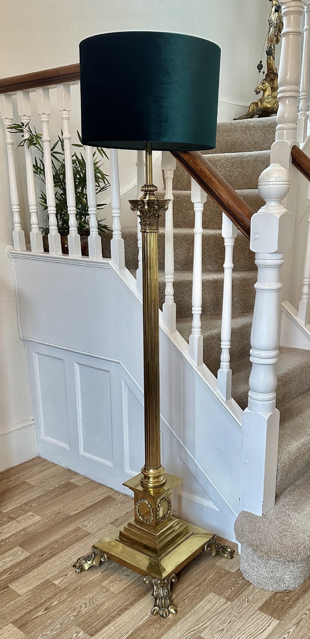 A good and large telescopic standard lamp circa 1900. Lighting 